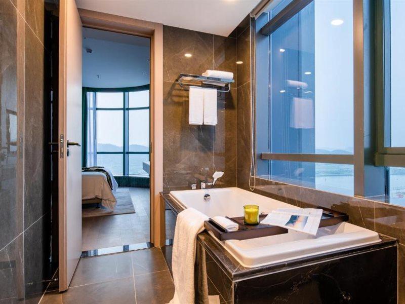 Rezen Hotel Zhuhai Hengqin Border And Exhibition Center Branch Exteriör bild